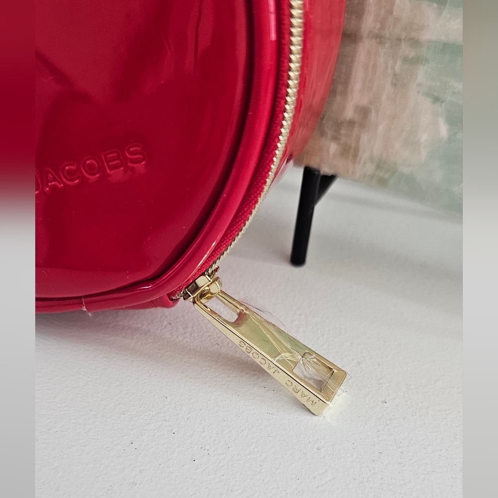NWOT Marc Jacobs Red Mini 4" Patent Leather Canteen Crossbody - Picture 2 of 5